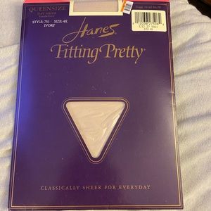 Vintage Hanes Fitting Pretty‎ Plus Pantyhose Ivory
